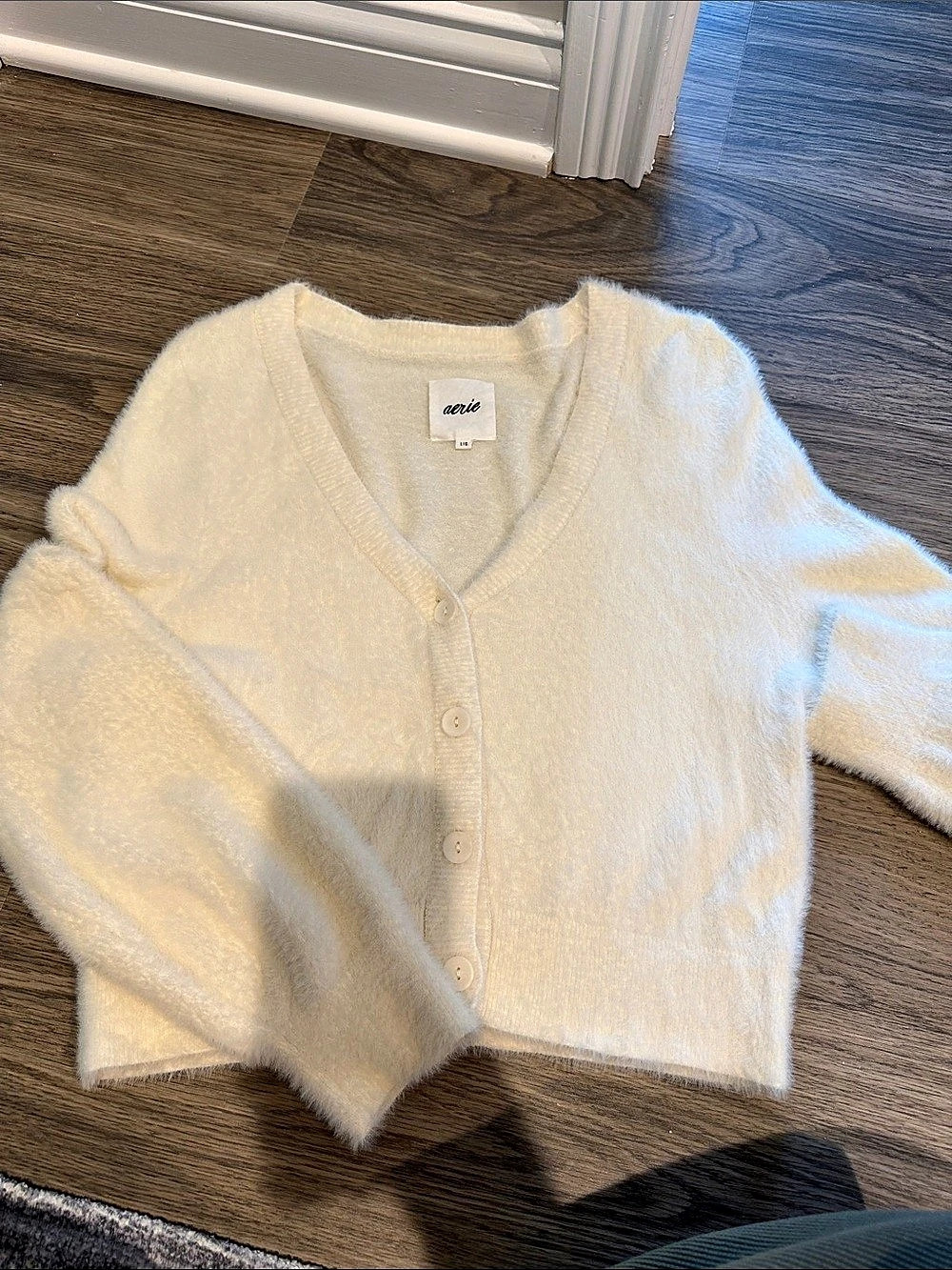 aerie Soft Fuzzy Cropped Cardigan Cream Large